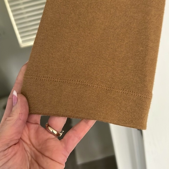 Rich camel new Banana Republic top - never worn , No tags - Picture 4 of 5